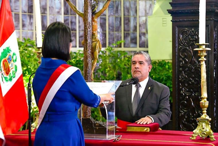 Juan Carlos Requejo asume la cartera del Ministerio de la Producción